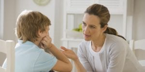 Çocuğunuzun Yalan Söylediğini Anlayabilir Misiniz? | Yalan konuşan çocuğunuzla karşılıklı konuşmalısınız.
